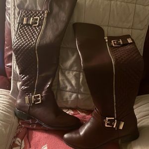 Burgundy Size 10 Zip Up Boots